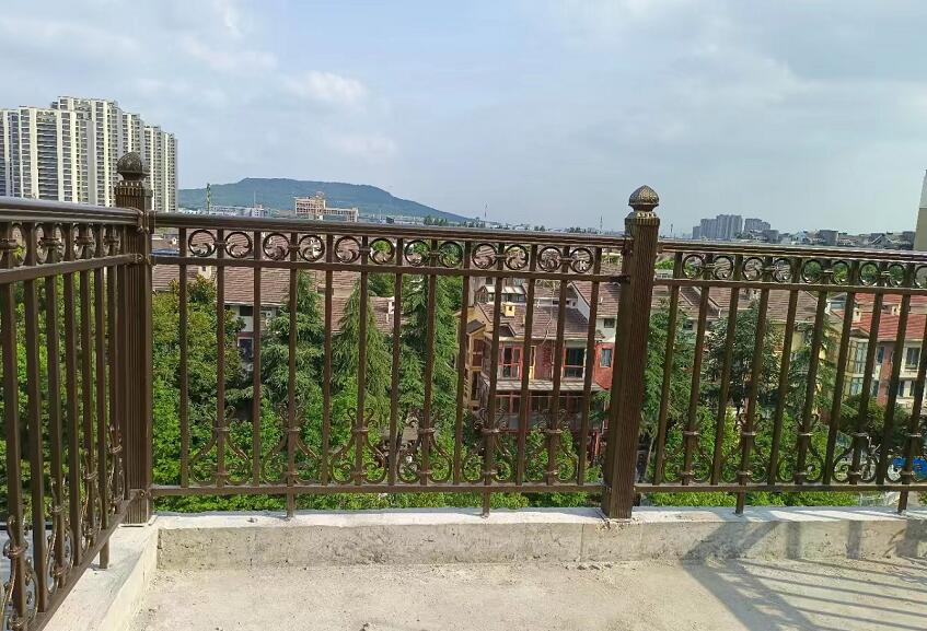 南京鋁藝護(hù)欄