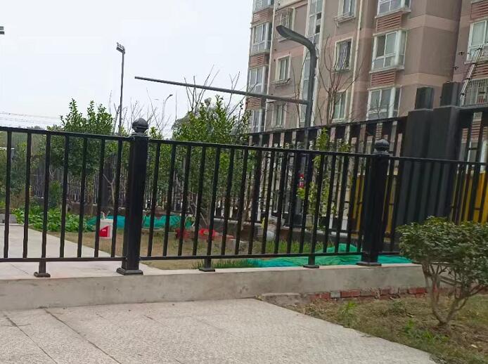 馬鞍山鋁藝護(hù)欄