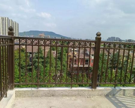 南京鋁藝護(hù)欄