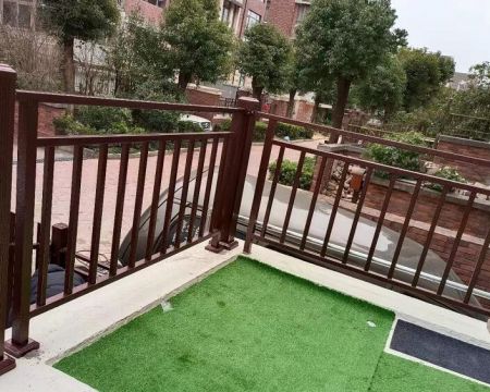 鎮(zhèn)江鋁藝護(hù)欄