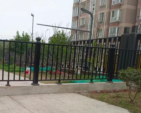 馬鞍山鋁藝護(hù)欄